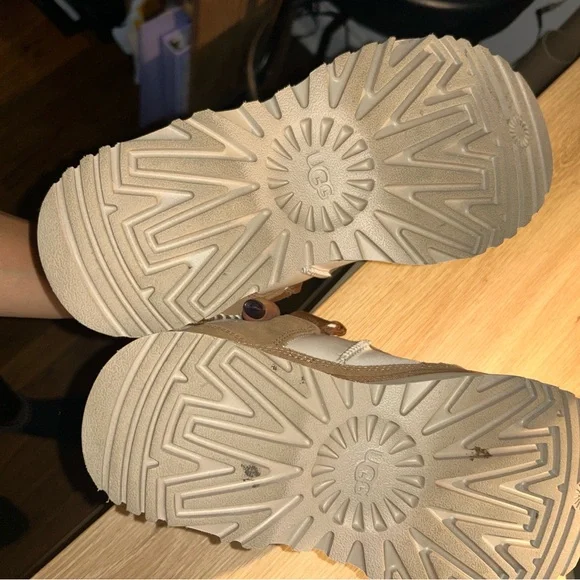 UGG Women's Platform Shoes in Tan and Cream - Picture 5 of 5